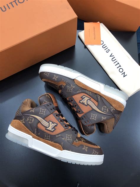 mens lv trainers|louis vuitton trainingspak.